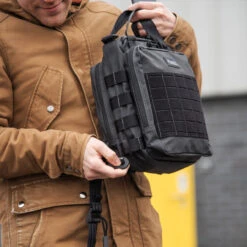 Magforce Cougar 500D Waterproof Portfolio Bag -Outdoor Gear Store cougar3 86154.1646916748.1280.1280 96641.1660645643.1280.1280 63800.1671704257