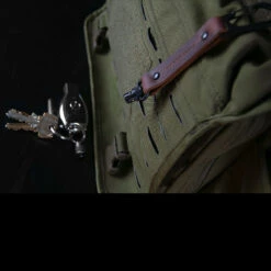 Trayvax Link Lanyard Leather